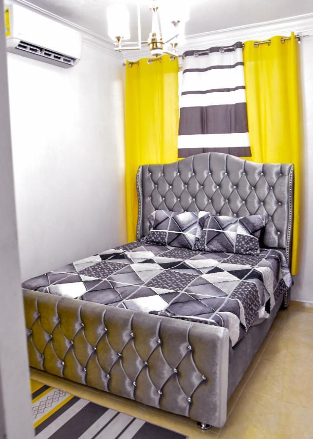 Apartamento En La Carreras Proximo Al Monumento Santiago De Los Caballeros Extérieur photo